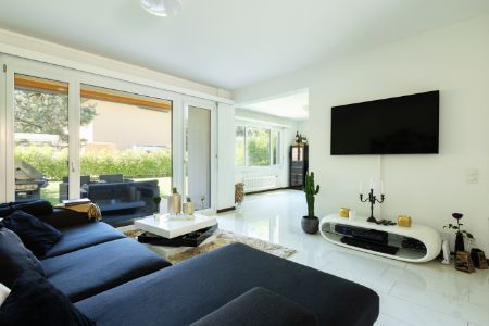 Flat TV Mounting Thumbnail